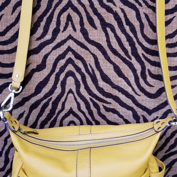 🌼 Tignanello Leather Shoulder Bag – Yellow – Crossbody/Shoulder Strap - Picture 2 of 9